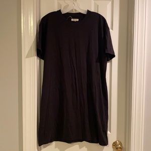 Madewell black T-shirt dress size Large, great condition.